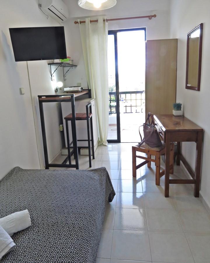 Debby Apartments Ialysos  Quarto foto